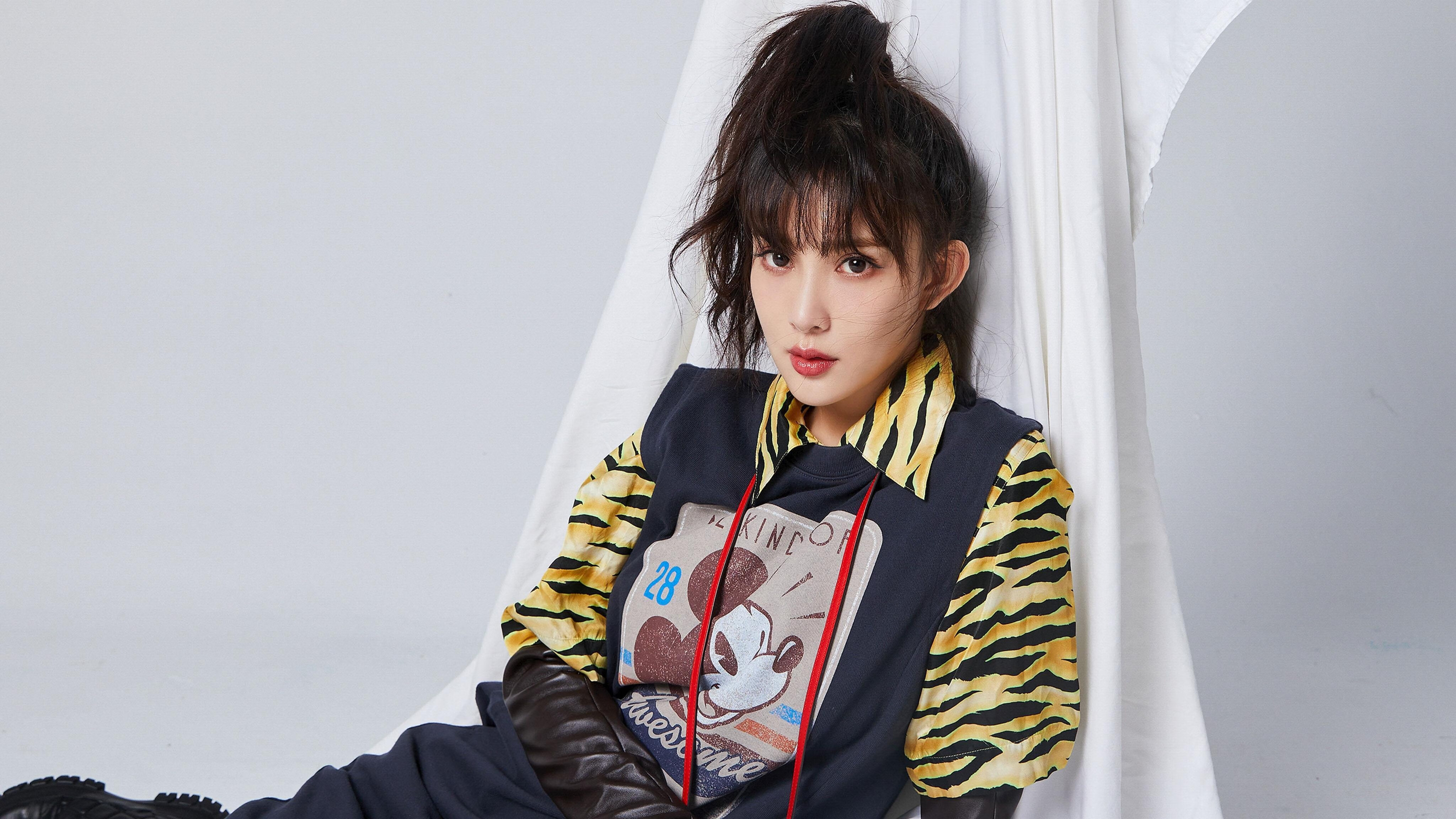 精彩足球比赛中球队展现出强大实力,精彩纷呈的足球比赛