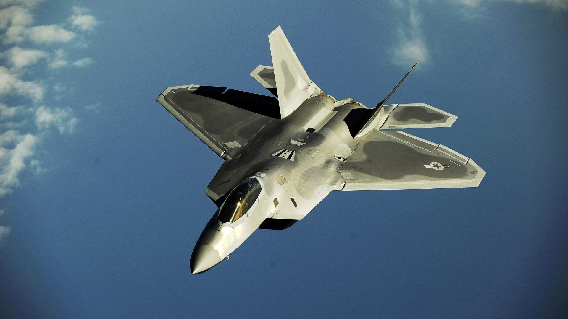 中超联赛整体薪资支出下降经营结构逐步合理，中超再降薪税前最高500万 不控制恐还有队退出